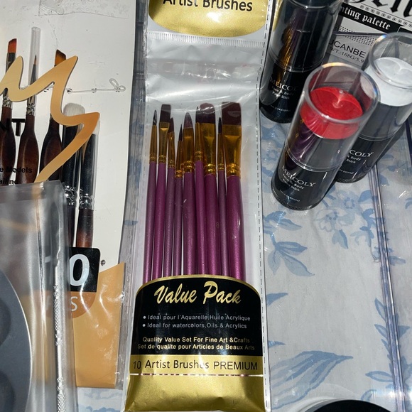 Bundle of Face Painting Sets and 2 sets of Brushes with 3 Paint Sticks - Picture 7 of 16